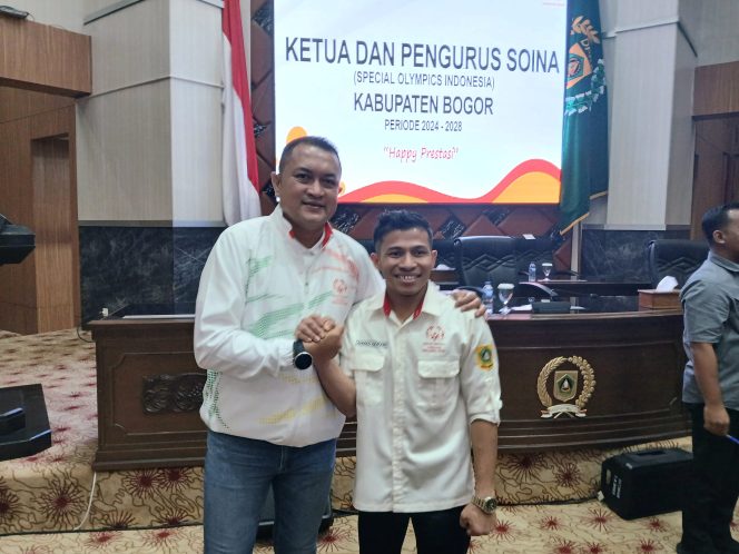 
					Ketua DPRD Kabupaten Bogor, Rudy Susmanto  (kiri) bersama Ketua SOIna Kabupaten Bogor, Ahmad Azwary (kanan).