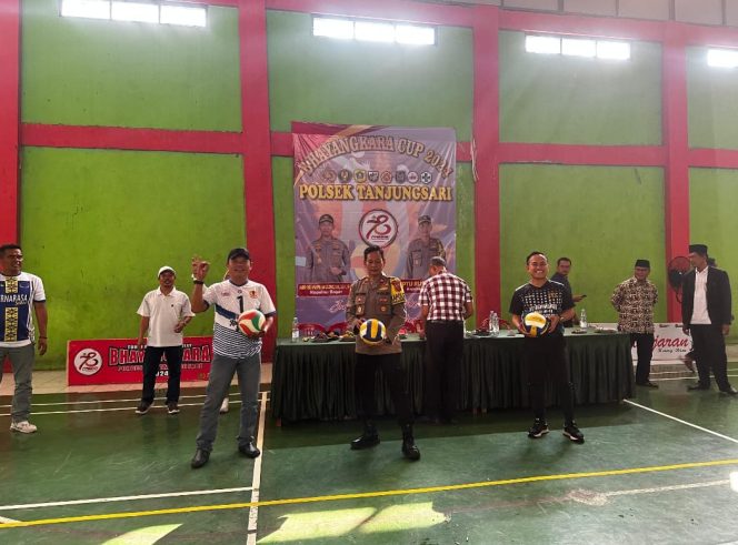 
					Apresiasi Event Bola Voli Bhayangkara Cup di Tanjungsari, Kang Dechan: Bukti Keharmonisan Polisi dan Masyarakat