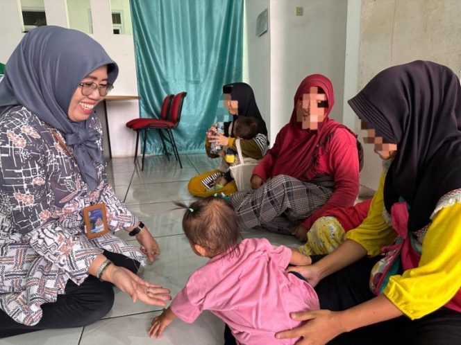 
					Diskominfo Kabupaten Bogor Salurkan Bantuan Makanan Bergizi kepada Anak Stunting di Klapanunggal