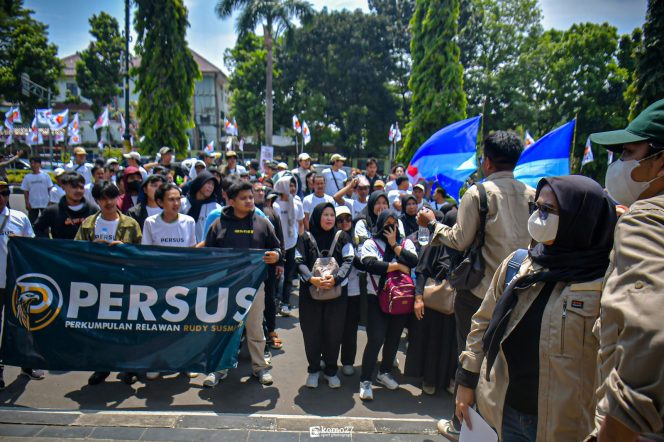 
					Support Penuh Jagoannya, PERSUS Ikut Antarkan Rudy-Jaro Ade Daftar ke KPU Kabupaten Bogor
