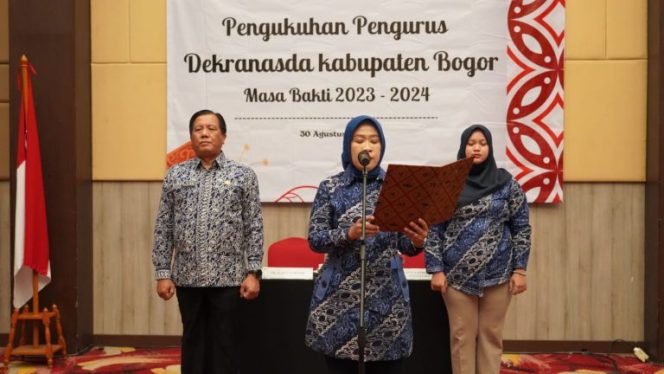 
					Siti Chomzah Asmawa Kukuhkan Pengurus Dekranasda Kabupaten Bogor Periode 2023-2024