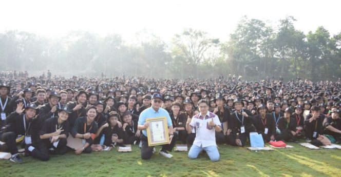 
					Istimewa! Mahasiswa Baru IPB University Pecahkan Rekor Lewat 3D Formasi Tingkat Dunia