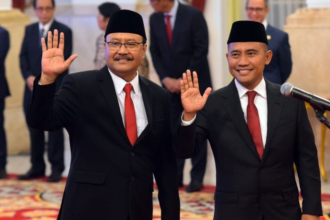 
					Jokowi Lantik Saifullah Yusuf sebagai Mensos dan Eddy Hartono sebagai Kepala BNPT
