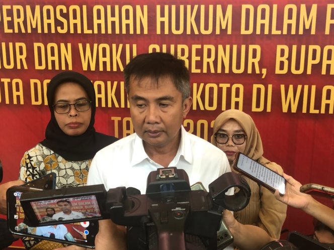 
					Pelantikan Bachril Bahri Sebagai Pj Bupati Bogor Hari Ini Ditunda, Ada Apa?