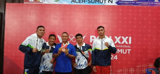 
					Dua petinjuKabupaten  Bogor, Bram Hendra Betaubun dan Maikel Robert Muskita berhasil menyabewt emas pada PON XXI 2024. Ist