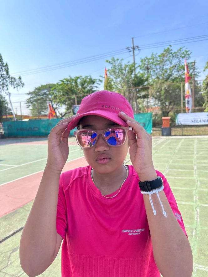 
					Petenis asal Kabupaten Bogor, Alyssa Shakira Alexandrine berehasli lolos ikuti ajang tenis ITF Junior Widjojo Soejono ke-41 tahun 2024 KU 10 putri. ist
