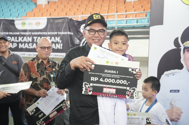
					Sekda Ajat Apresiasi Festival Catur Pelajar tingkat SD dan SMP Se-Kabupaten Bogor, Berharap Lahirkan Atlet Berkarakter