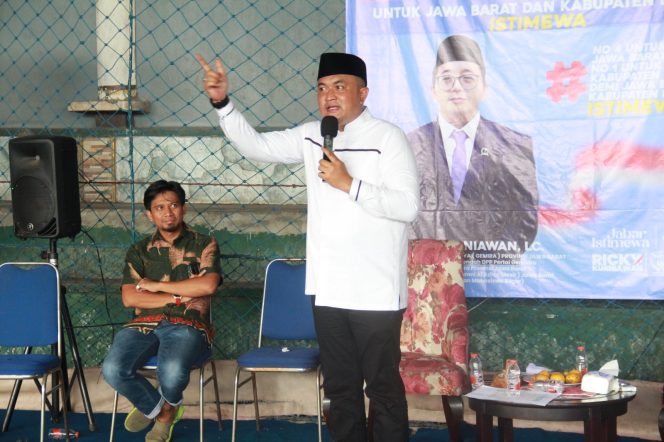 
					Survei LSI Rudy Susmanto-Jaro Ade Raih 75 Persen, Kader Diminta Bahu Membahu Menang Telak!