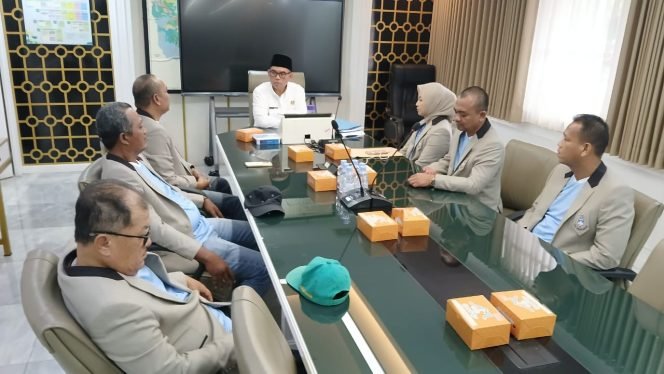 
					PSSI Askab Bogor Audiensi dengan Sekda Ajat, Sampaikan Agenda Piala Bupati Bogor 2025