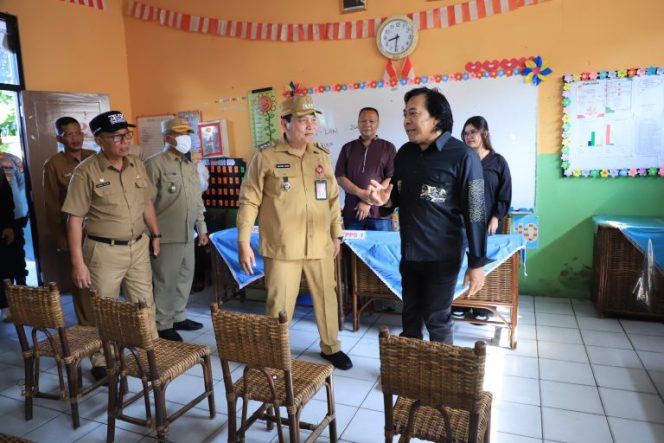 
					Anggota DPD RI Komeng Pantau Kesiapan Pilkada di Kabupaten Bogor