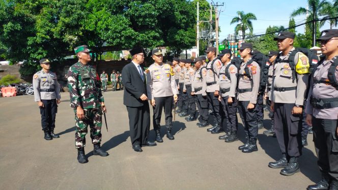 
					Sampaikan Pesan Kapolda Jabar, Sekda Ajat: Jaga Netralitas, Soliditas dan Integritas TNI-Polri