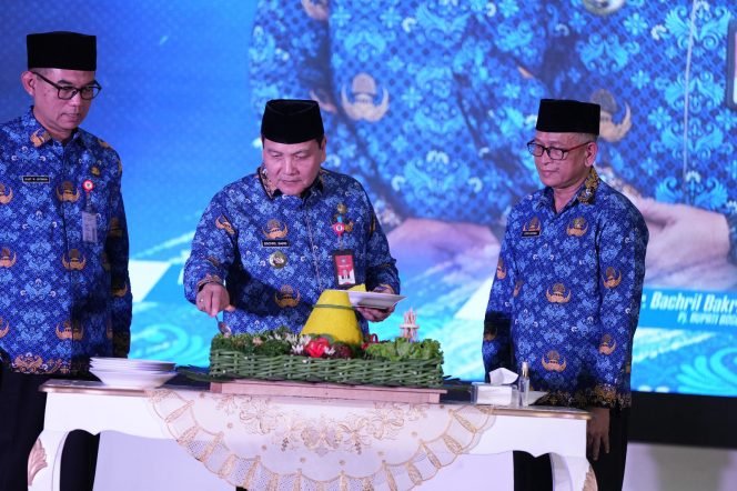 
					HUT Ke-53 KORPRI, Bachril Bakri Ingatkan ASN Kabupaten Bogor Implementasikan ASN BerAKHLAK Sebagai Nilai Dasar
