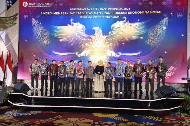 
					Istimewa! Pemkab Bogor Raih Prestasi Membanggakan, Terbaik Ke 2 Ekonomi Digital dari Bank Indonesia