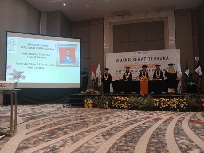 
					IKBIS Annisa Mewisuda 39 Mahasiswa Angkatan Kedua di Harris Hotel Cibinong
