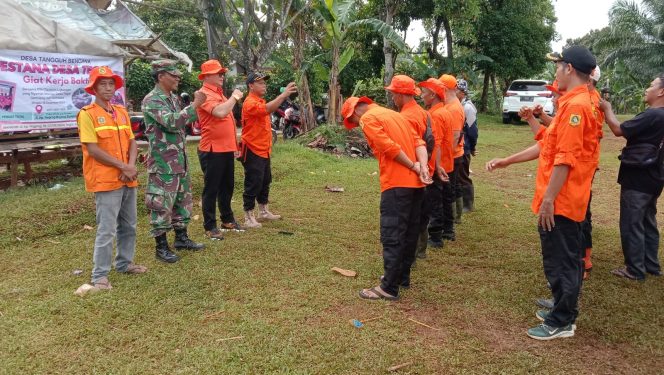 
					Cegah Bencana Alam, Kades Tegal Bareng Destana Bebersih Lingkungan