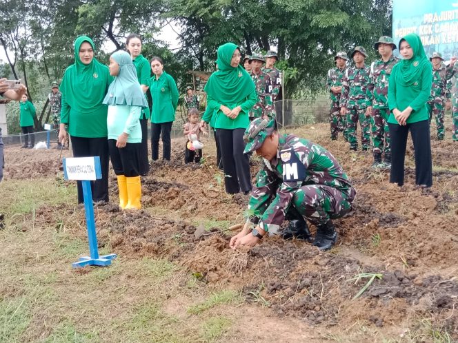 
					Yonpomad Puspomad Jonggol Tanam Sayuran dan Tebar Benih Ikan, Dukung Program Ketahanan Pangan