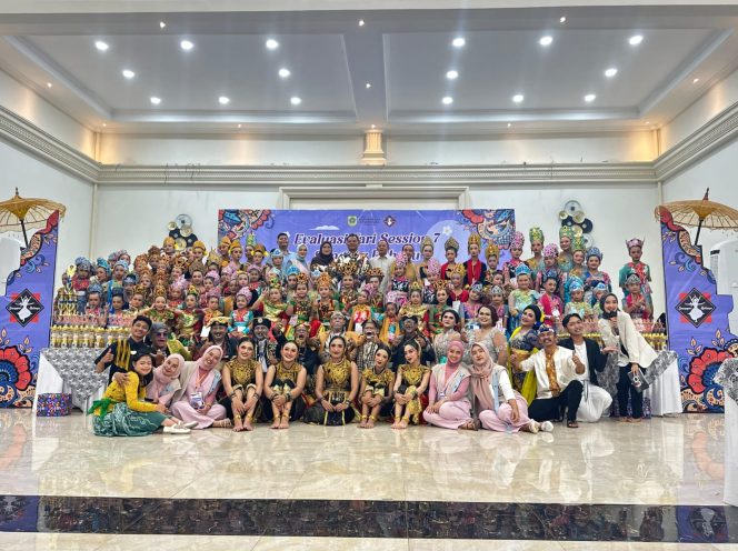 
					Dede Chandra Sasmita Apresiasi Sanggar Rahayu yang Peduli Pelestarian Budaya Lokal