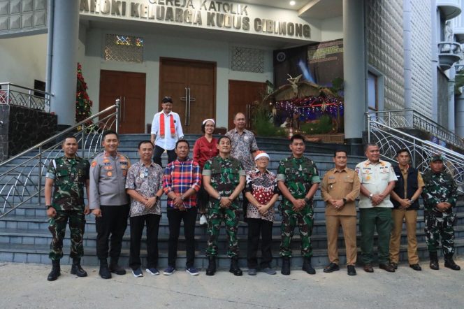 
					Kapolres Bogor bersama Danrem 061 Tinjau Pengamanan Ibadah Natal