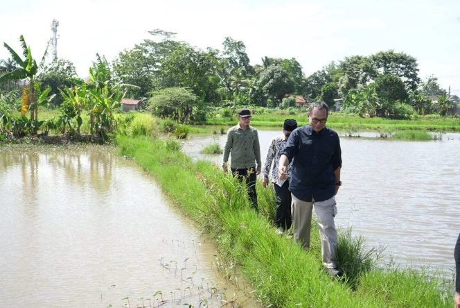 
					Sekda Kabupaten Bogor Dampingi Wamendagri Kunjungi Daerah Irigasi Sasak di Ciseeng