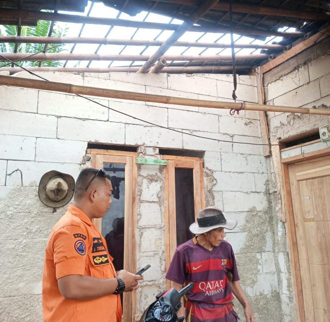 
					3 Rumah Warga Sukamakmur Rusak Dihantam Angin Kencang 