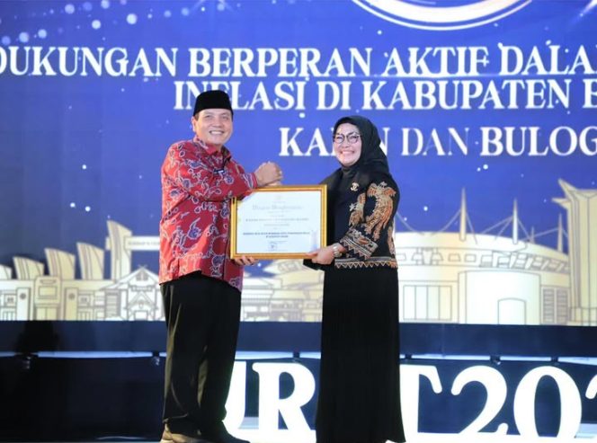 
					Istimewa! Di Penghujung Tahun 2024, Kadin Kabupaten Bogor Raih Penghargaan dari Pj Bupati Bogor
