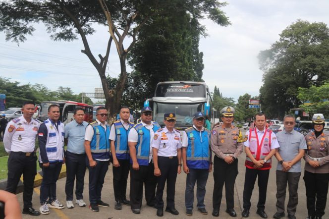 
					Pusat dan Pemkab Bogor Sinergi Berikan Pelayanan Terbaik Jelang Nataru, Gelar Ramp Check Massal di Tol Jagorawi