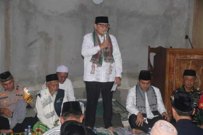 
					Pj Bupati Bogor Salat Subuh Keliling Bersama Tokoh Agama dan Warga Parung, Ini Pesannya
