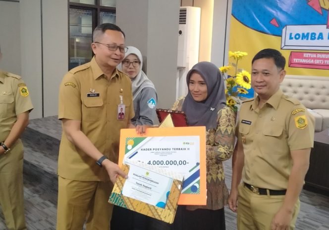 
					Desa Parakan Jaya Sabet Dua Penghargaan Lomba LKD Tingkat Kabupaten Bogor dari DPMD