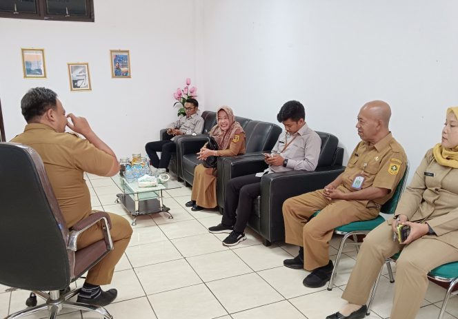 
					Sekcam Kemang Panggil Pengawas SD, Antisipasi Penyelewengan Program Indonesia Pintar