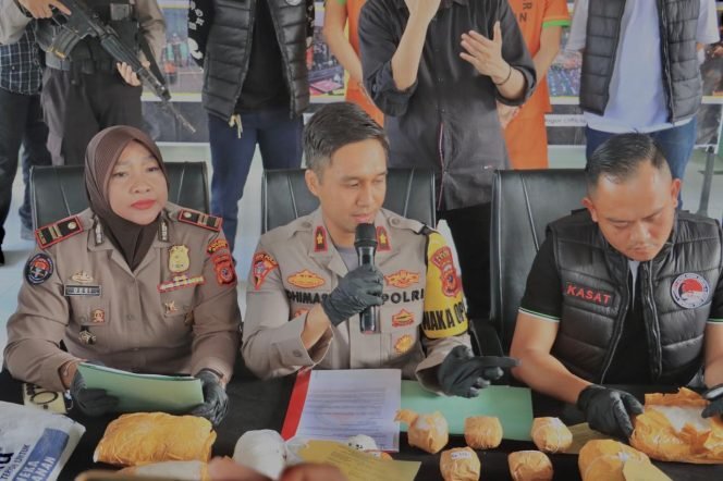 
					Gagalkan Peredaran Narkoba, Polres Bogor Berhasil Ringkus 2 Pelaku