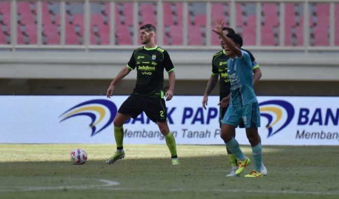 
					Persib Bandung Tahan Imbang PSBS Biak