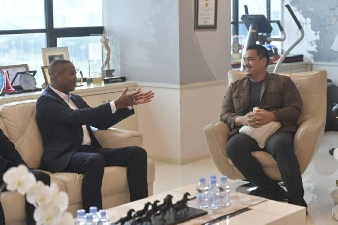 
					Menpora Dito Sangat Antusias dengan Kehadiran Patrick Kluivert