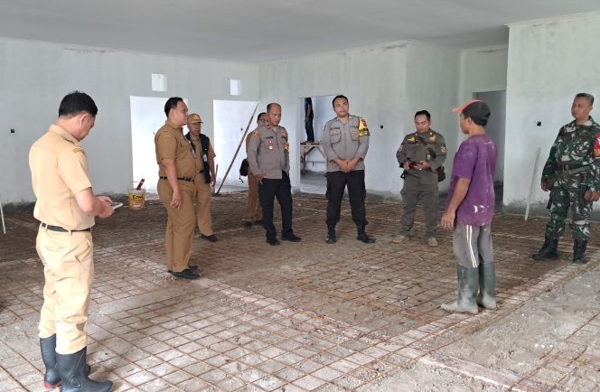 
					Calon Dapur Program MBG di Kecamatan Hampir Rampung, Forkopimcam Lakukan Pengecekan