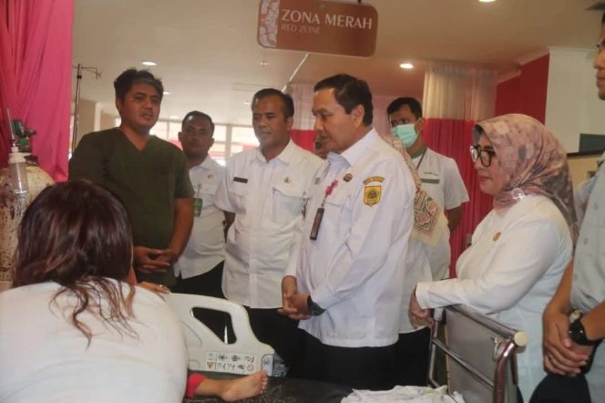
					Pj Bupati Bogor Berikan Bantuan untuk Korban Kecelakaan di Gerbang Tol Ciawi