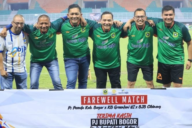 
					Farewell Match Kejutan: Pj Bupati Bogor Tutup Masa Tugas dengan Pertandingan Persahabatan