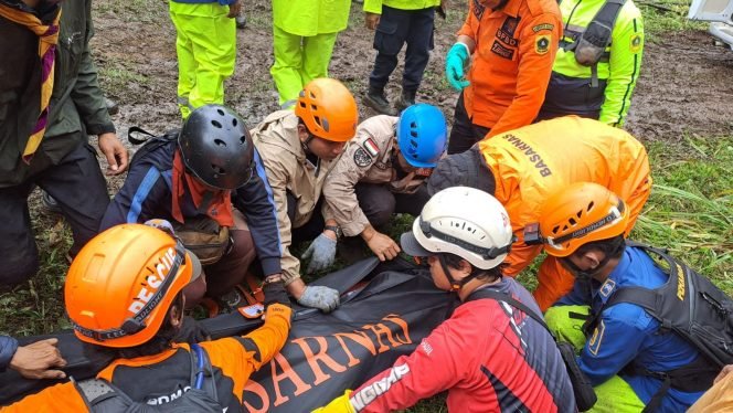 
					Pendaki yang Hilang di Gunung Joglo Puncak Ditemukan Meninggal Dunia