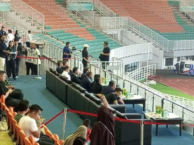 
					Datang ke Stadion Pakansari, Patrick Kluivert dan Erick Tohir Saksikan Laga Persija Vs Dewa United