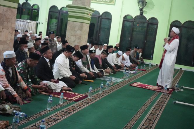 
					Program Subuh Keliling, Bachril Bakri Ajak Warga Cileungsi Tahajud dan Zikir Bersama