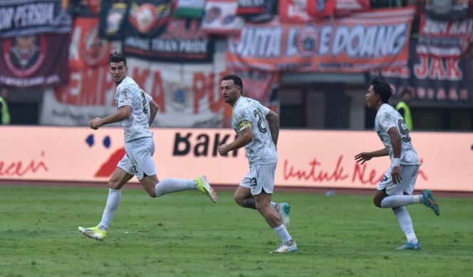 
					Marc Klok Puas Timnya Petik Poin Penting Saat Tahan Imbang Persija