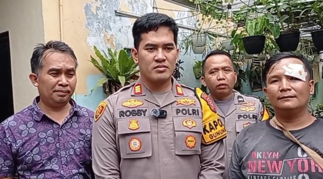 
					Peduli, Polsek Gunung Putri Berikan Bantuan Kepada Iwan Septian yang Dikeroyok di Stasiun Jatinegara