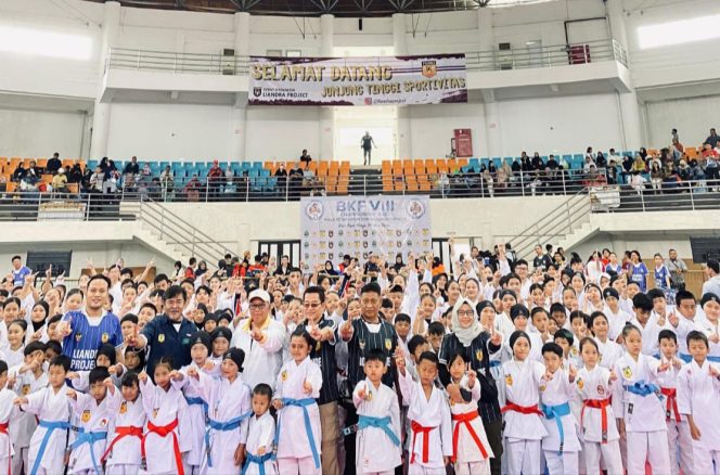 
					Berlangsung di GOR Laga Satria, Forki dan Liandra Sukses Gelar BKF Championship Ke VIII Tahun 2025