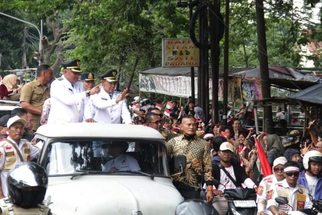 
					Usai Dilantik jadi Bupati dan Wakil Bupati Bogor, Rudy-Jaro Disambut Antusias Puluhan Ribu Warga