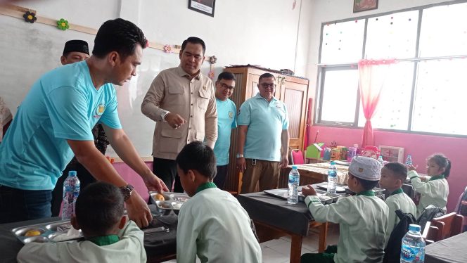 
					Bantu Program Pemerintah, Ipeck Dukung Kegiatan Yayasan Bhakti Bela Negara Bagikan MBG