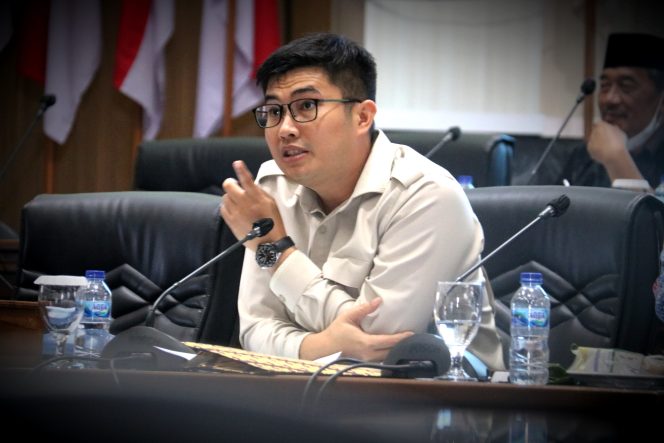 
					Ada Lahan Konservasi, Ketua DPRD Sastra Winara Minta Provinsi Kaji Ulang Pembebasan Jalur Tambang