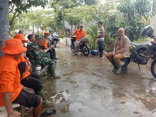 
					Kades dan Destana Desa Tegal Cek Lokasi Rawan Banjir Demi Pastikan Wilayahnya Aman