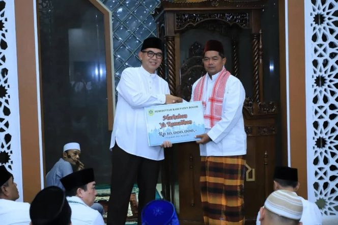 
					Wakili Bupati, Sekda Kabupaten Bogor Tarling di Masjid Al-Ikhlas Desa Puspasari Citeureup