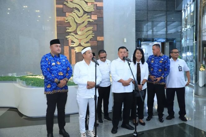 
					Bupati Rudy Susmanto dan Gubernur Dedi Mulyadi Hadiri Rakor di Kemen PU Bahas Pengendalian Banjir