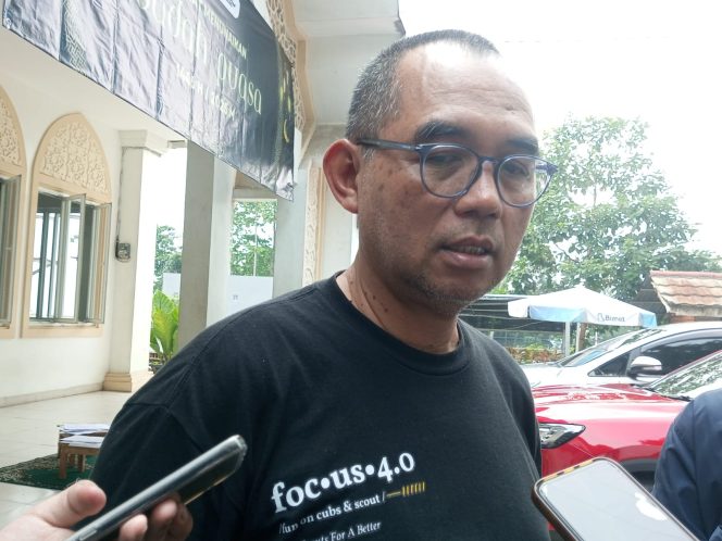 
					Tinjau Lokasi Banjir Lintasan di Cijayanti, Sekda Ajat Minta Selokan Dibersihkan
