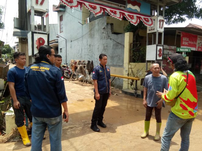 
					FAJI Kabupaten Bogor Totalitas Bantu Evakuasi Warga Terdampak Banjir di Bojong Kulur dan Cisarua