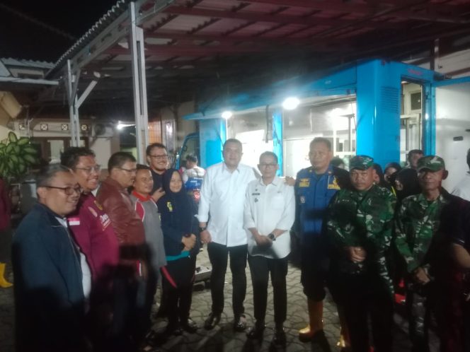 
					Bupati Rudy Susmanto Targetkan Penanganan Pasca Banjir Selesai 10 Hari: Kita Keroyok Bareng-bareng